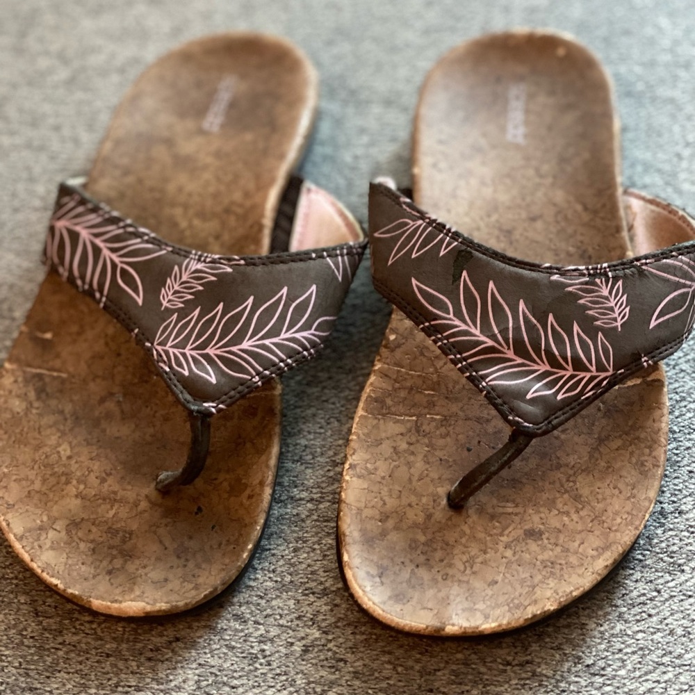Speedo brown with pink leaf print slip-on sandal